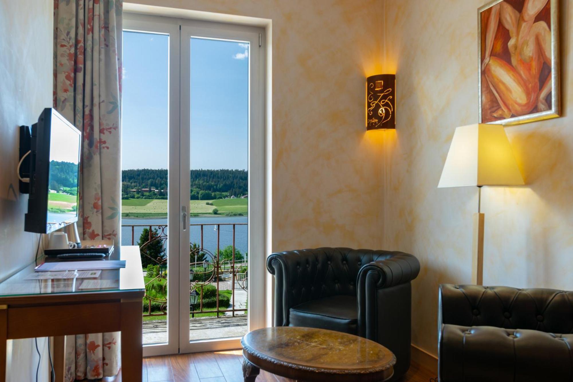Hotel-Restaurant Le Lac ماليبونسون المظهر الخارجي الصورة